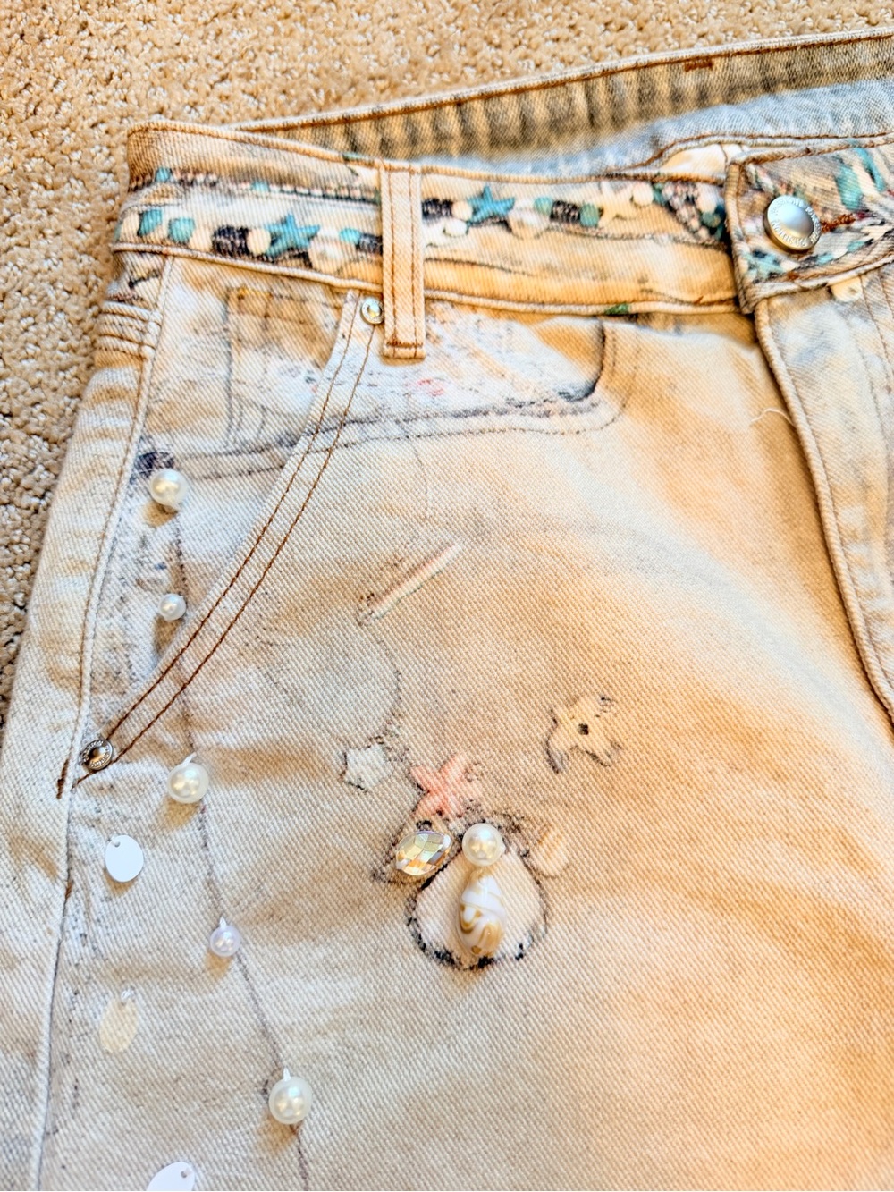 Boutique Light Wash Embellished and hand painted Wide-Leg Jeans NWT - Picture 11 of 15